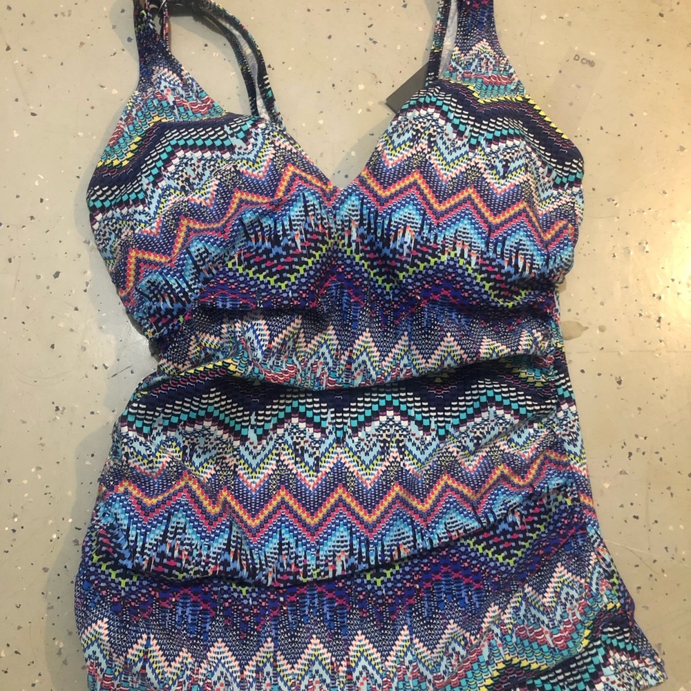 Top fancy nice swimtop excelent for hiding ussue